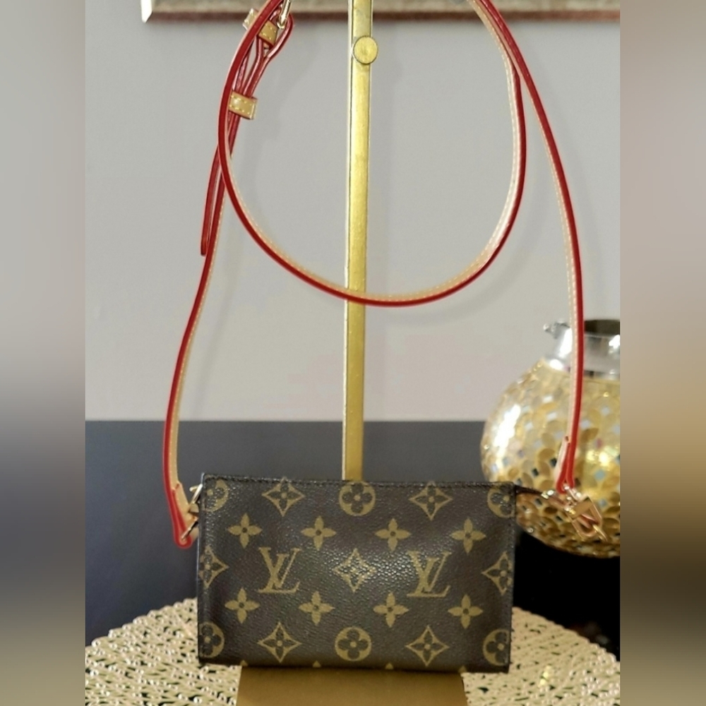 100% Authentic Louis Vuitton Monogram Pouch !!! - Picture 4 of 13